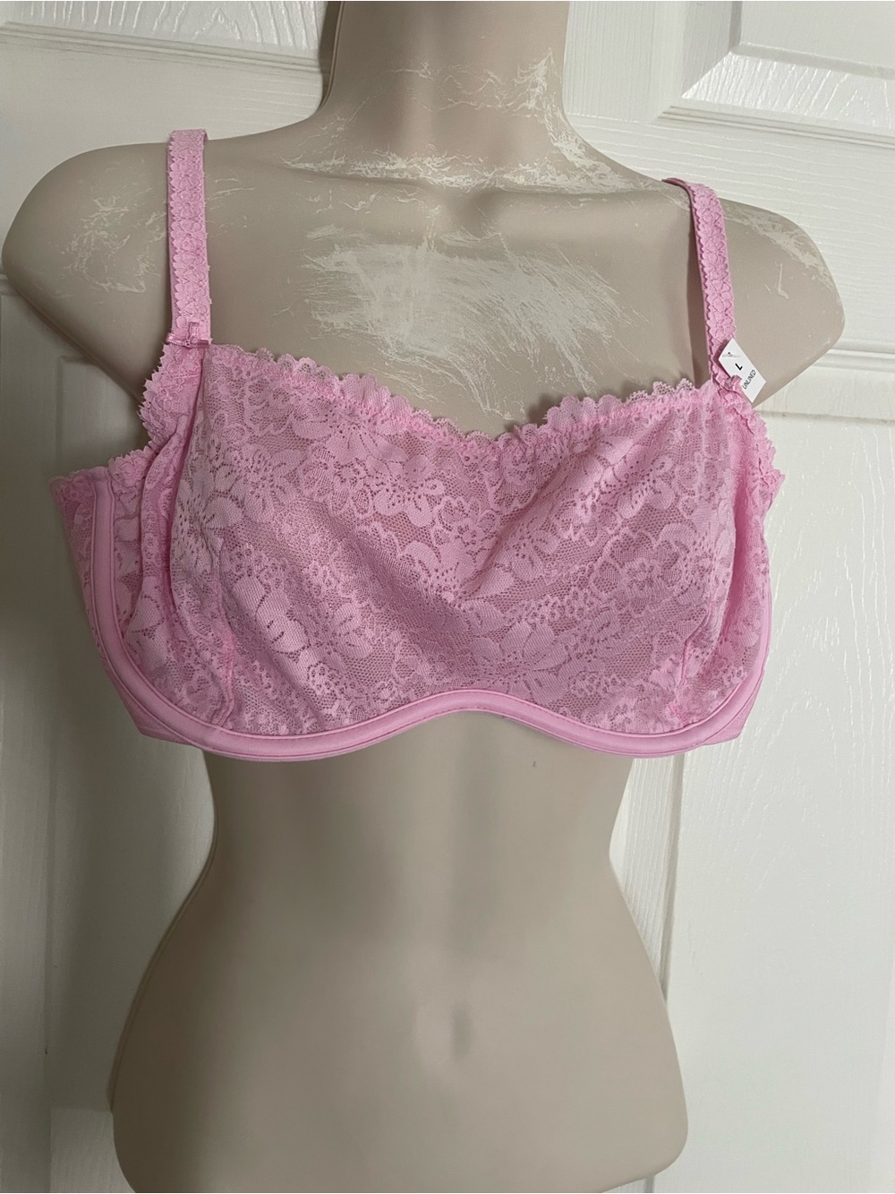 NWT PINK Victoria's Secret Light Pink Lace Underwire Bra